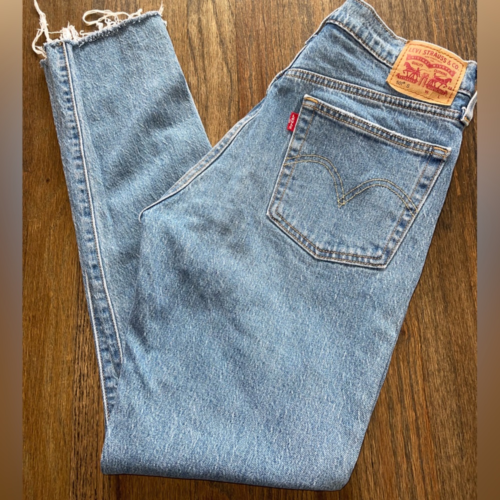 Levi's Womens Light Blue Distressed Straight Jeans